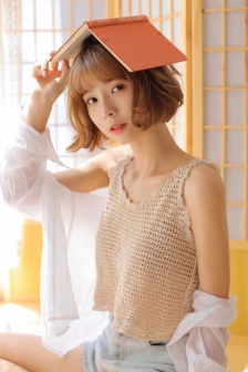 男生和女生在房间里一起生猴子正常吗